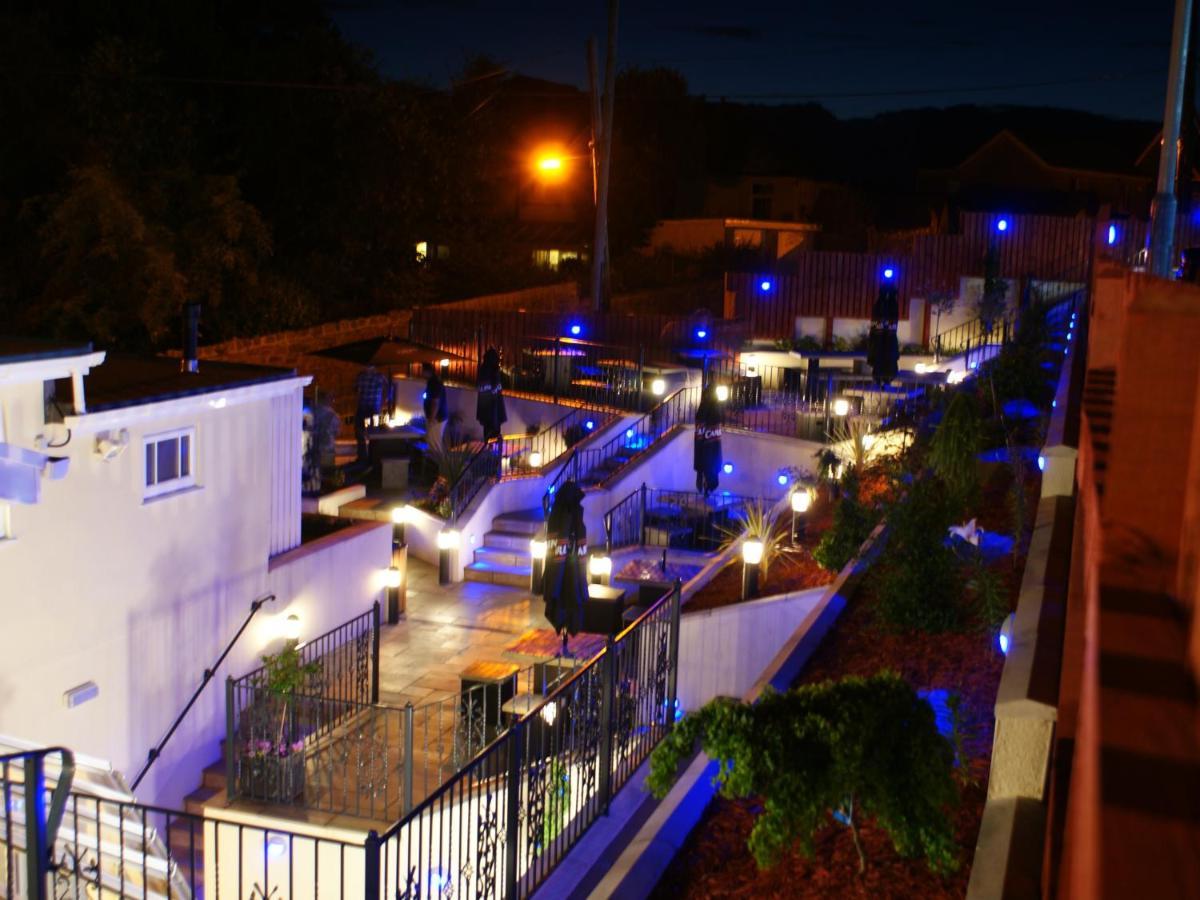 The Fountain Inn Hendy Ngoại thất bức ảnh